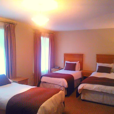 Fairhill House 3*