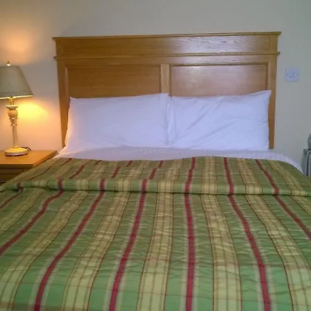 Fairhill House 3*
