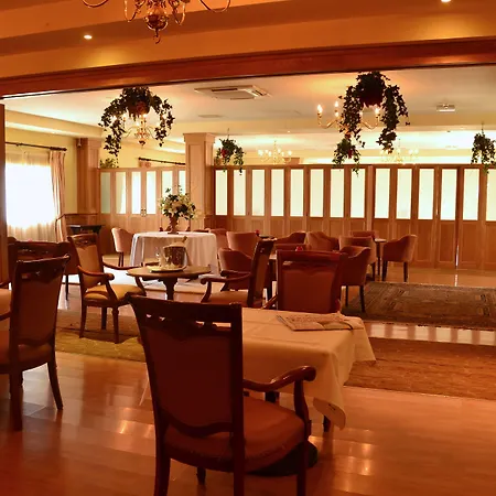 Отель Fairhill House 3*