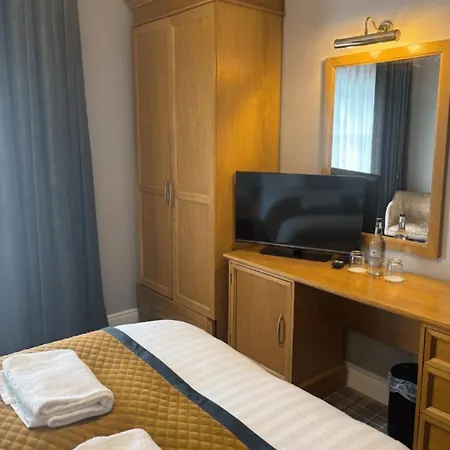 Fairhill House Hotel 3*