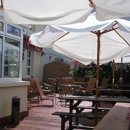 Отель Fairhill House 3*